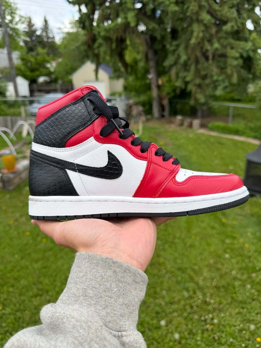 Nike Air Jordan 1 Retro High OG Satin Snake Chicago